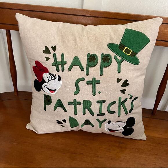 Disney Celebrate Together 16x16 St. Patrick's Day Linen Mickey Pillow - Picture 1 of 4